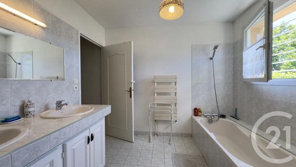 Maison à vendre  8 pièces - 169,60 m 2   GAP  - 05