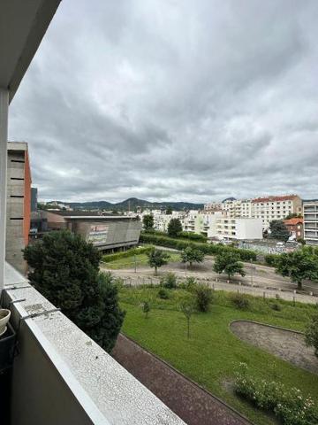 Appartement 5 pièces de 122 m² à Clermont-ferrand