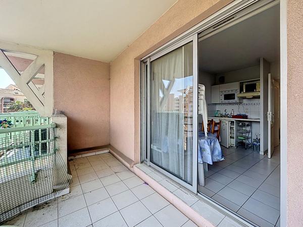 Port-Fréjus T1 à vendre à Fréjus - Dernier étage avec vue mer et ville - place de parking