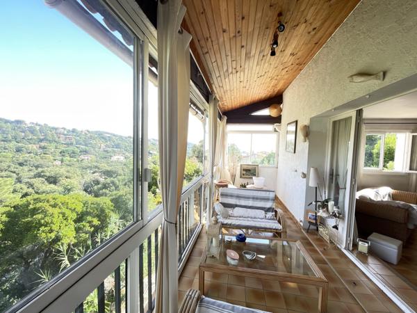 Villa 2 appartements. Piscine.