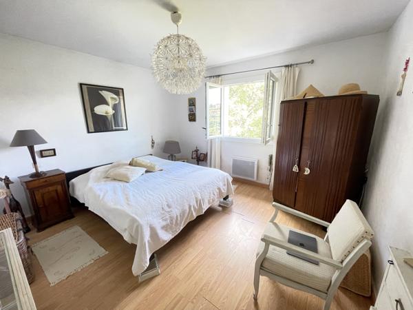 Villa 2 appartements. Piscine.