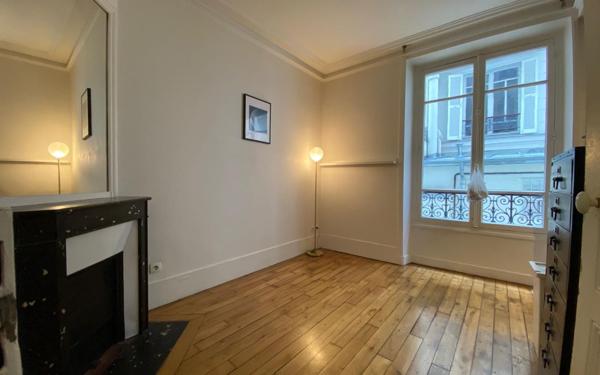 Appartement à vendre    2 pièces • 42 m2 Paris 11