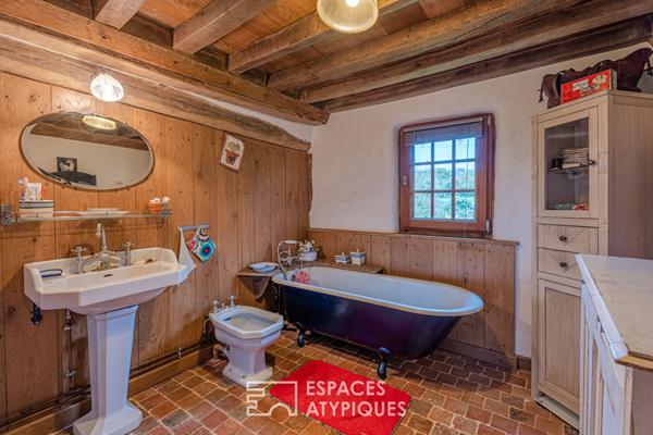 Maison normande avec herbage et boxes pour chevaux