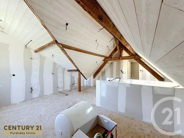 Appartement T2 à vendre  2 pièces - 43 m 2   BAGNERES DE LUCHON  - 31