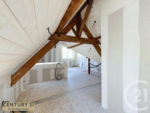 Appartement T2 à vendre  2 pièces - 43 m 2   BAGNERES DE LUCHON  - 31