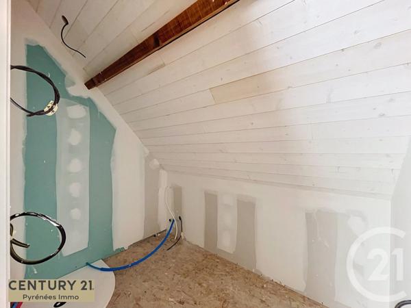 Appartement T2 à vendre  2 pièces - 43 m 2   BAGNERES DE LUCHON  - 31