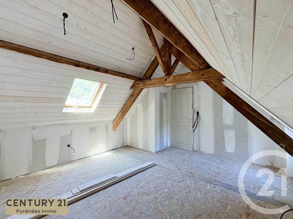 Appartement T2 à vendre  2 pièces - 43 m 2   BAGNERES DE LUCHON  - 31
