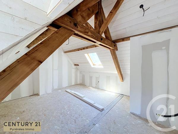 Appartement T2 à vendre  2 pièces - 43 m 2   BAGNERES DE LUCHON  - 31