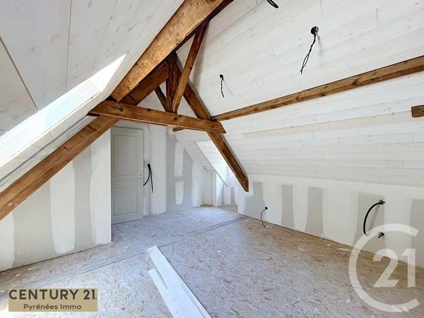 Appartement T2 à vendre  2 pièces - 43 m 2   BAGNERES DE LUCHON  - 31