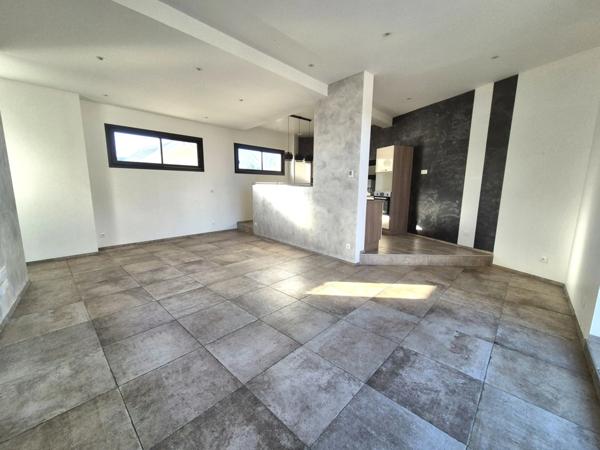 MAISON 4 CHAMBRES + GARAGE