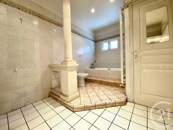 Maison à vendre  4 pièces - 177,30 m 2   LUNEL  - 34