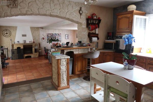 Achat - Maison | Pavillon Availles-en-Châtellerault 86530 7 pièces 155 m 2 4920 m 2