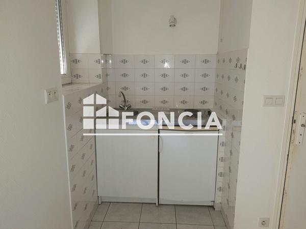 Location Studio 14.42 m² - 6 RUE DE KERJULAUDE Lorient 56100