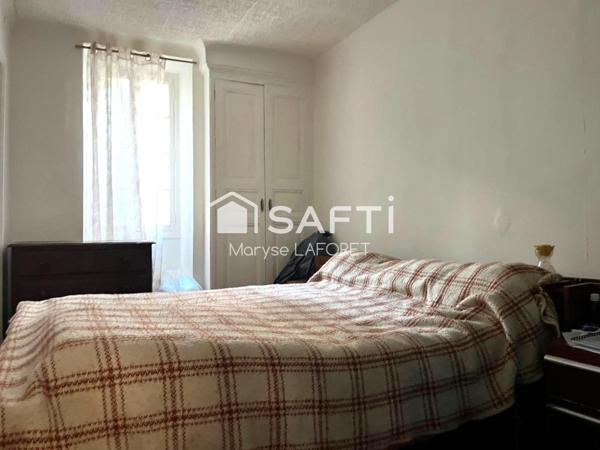 Maison de village avec garage et une cour de 20m² !