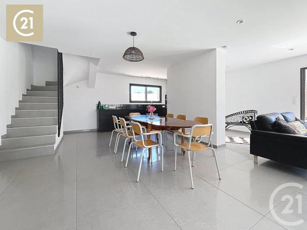 Maison à vendre  5 pièces - 110 m 2   SERIGNAN  - 34