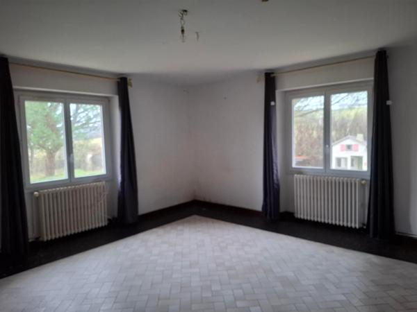 Beaux volumes pour ce bien à potentiel