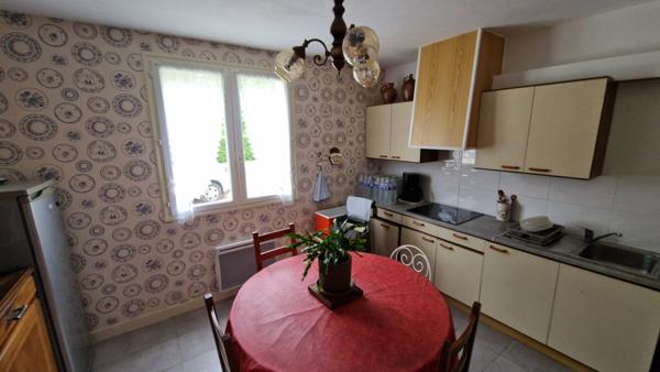 Grande maison familiale avec garage et terrain ? Proche commodites a Bergerac !
