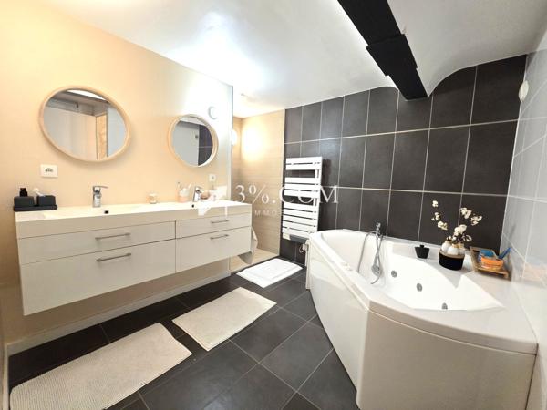 Loft 5 pièce(s) 3 chambre(s) 144 m²