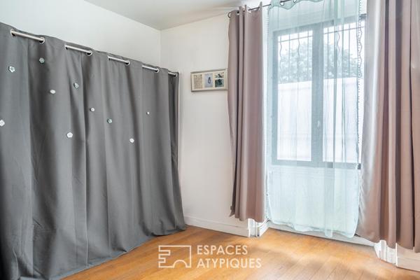 Rez-de-jardin avec terrasse et caves