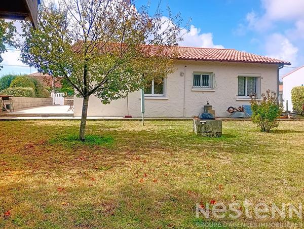 Maison de plain-pied à vendre à Saujon dans un quartier calme - Confort et tranquillité assurés à quelques minutes du centre ville.