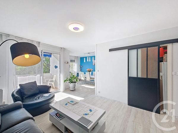 Appartement F5 à vendre  5 pièces - 107,55 m 2   MONTELIMAR  - 26