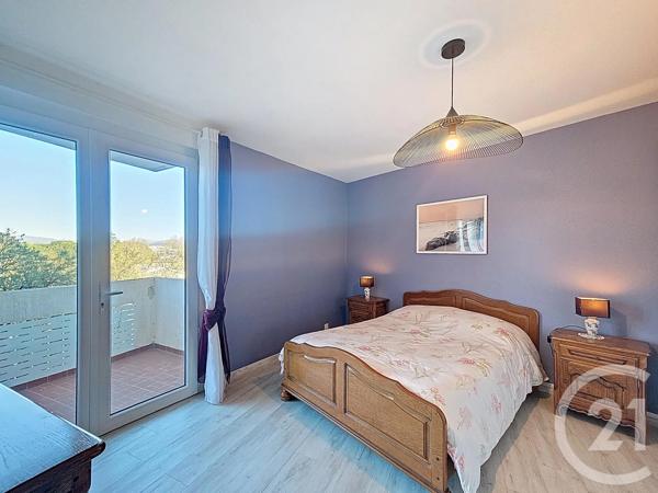 Appartement F5 à vendre  5 pièces - 107,55 m 2   MONTELIMAR  - 26