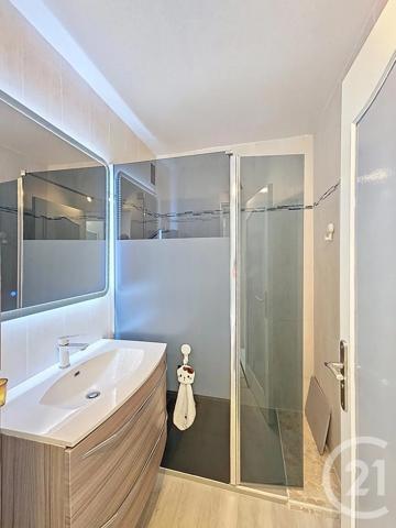 Appartement F5 à vendre  5 pièces - 107,55 m 2   MONTELIMAR  - 26