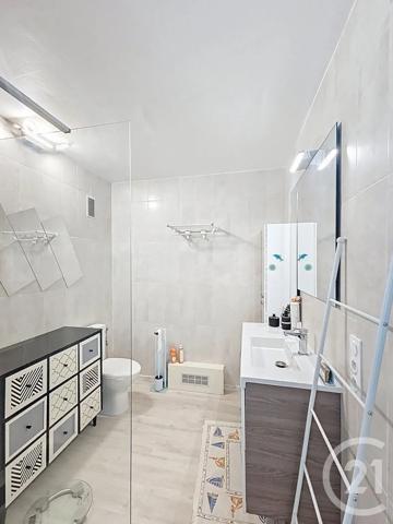 Appartement F5 à vendre  5 pièces - 107,55 m 2   MONTELIMAR  - 26