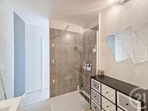 Appartement F5 à vendre  5 pièces - 107,55 m 2   MONTELIMAR  - 26