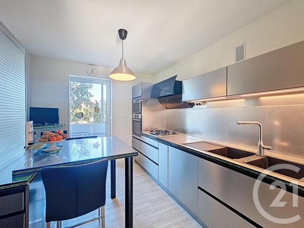 Appartement F5 à vendre  5 pièces - 107,55 m 2   MONTELIMAR  - 26
