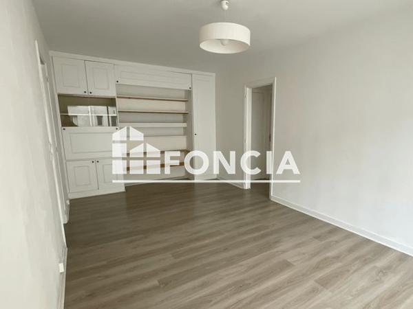 Location Appartement 2 pièces 45.7 m² - 57 RUE DES CEVENNES Paris 75015