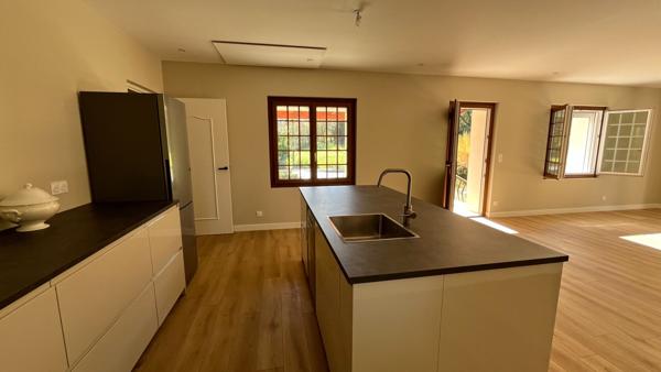 Chomérac : Maison avec piscine et dépendance sur 6 000 m² dans un environnement privilégié
