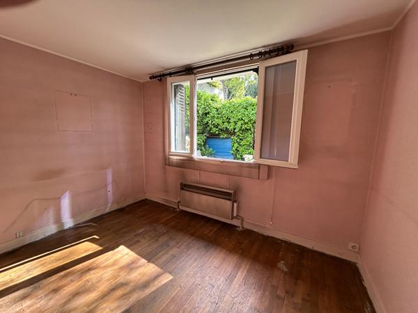 MAISON DANS UNE IMPASSE LIMITE L'HAY-LES-ROSES