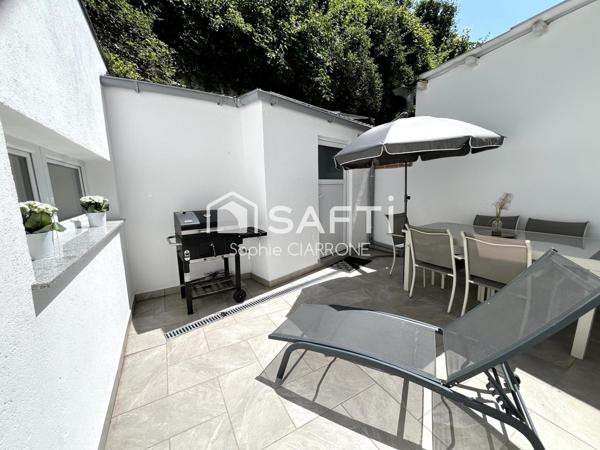 TRÈS JOLI APPARTEMENT RÉNOVÉ 85M2 AVEC UNE BELLE TERRASSE COSY DE 21M2 + DÈPENDANCE