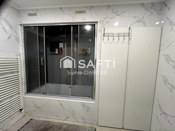 TRÈS JOLI APPARTEMENT RÉNOVÉ 85M2 AVEC UNE BELLE TERRASSE COSY DE 21M2 + DÈPENDANCE