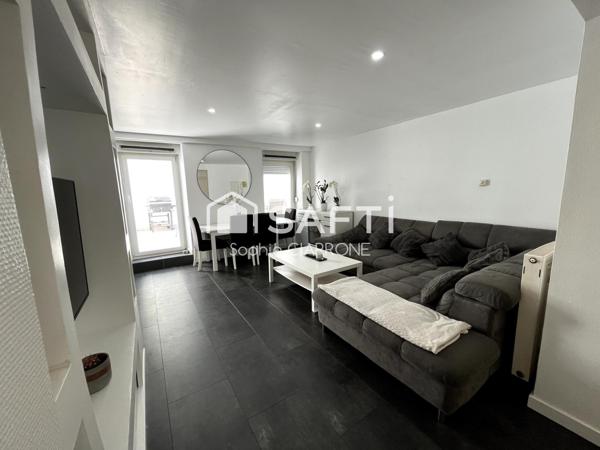 TRÈS JOLI APPARTEMENT RÉNOVÉ 85M2 AVEC UNE BELLE TERRASSE COSY DE 21M2 + DÈPENDANCE