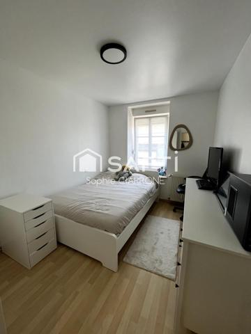 TRÈS JOLI APPARTEMENT RÉNOVÉ 85M2 AVEC UNE BELLE TERRASSE COSY DE 21M2 + DÈPENDANCE