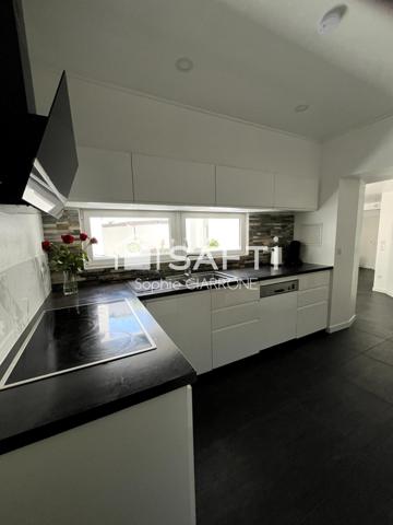 TRÈS JOLI APPARTEMENT RÉNOVÉ 85M2 AVEC UNE BELLE TERRASSE COSY DE 21M2 + DÈPENDANCE