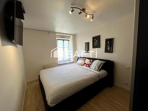 TRÈS JOLI APPARTEMENT RÉNOVÉ 85M2 AVEC UNE BELLE TERRASSE COSY DE 21M2 + DÈPENDANCE