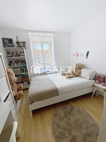 TRÈS JOLI APPARTEMENT RÉNOVÉ 85M2 AVEC UNE BELLE TERRASSE COSY DE 21M2 + DÈPENDANCE