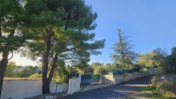 Pignan (34570) Grand terrain constructible 1352 m²- Quartier prisé sur les hauteurs de Pignan