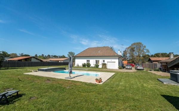 Maison à vendre    6 pièces •  Parentis-en-Born