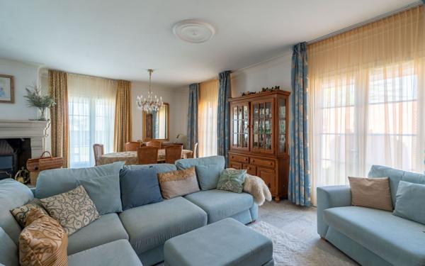 Maison à vendre    6 pièces •  Parentis-en-Born