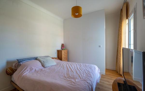 Maison à vendre    6 pièces •  Parentis-en-Born