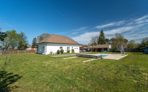 Maison à vendre    6 pièces •  Parentis-en-Born