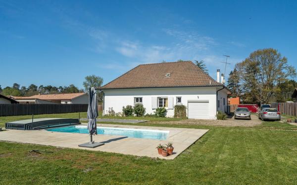 Maison à vendre    6 pièces •  Parentis-en-Born