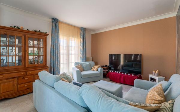 Maison à vendre    6 pièces •  Parentis-en-Born