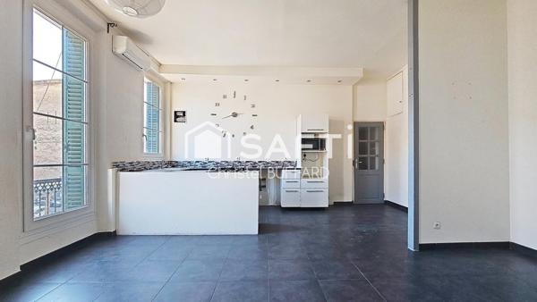 Le charme d’un village, ce T3 contemporain au centre de Roquevaire va vous surprendre