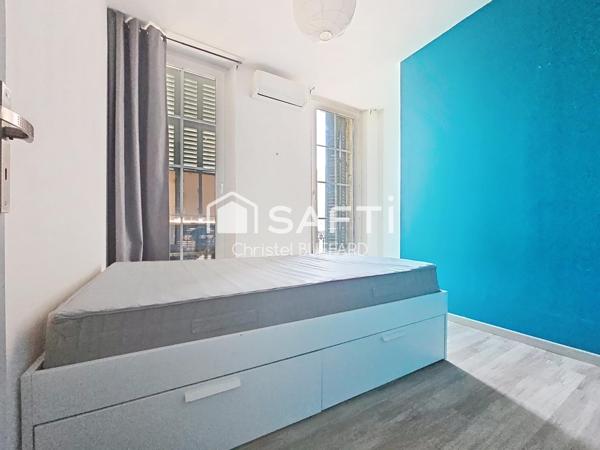 Le charme d’un village, ce T3 contemporain au centre de Roquevaire va vous surprendre