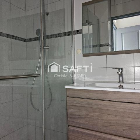 Le charme d’un village, ce T3 contemporain au centre de Roquevaire va vous surprendre